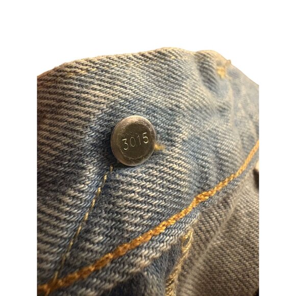 Vintage Collectible Japanese Levi's 501Z XX Selvedge Jeans in Light Wash Denim - Picture 9 of 11